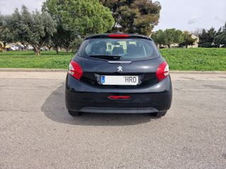 Peugeot 208 1.4 HDi 68cv 2013