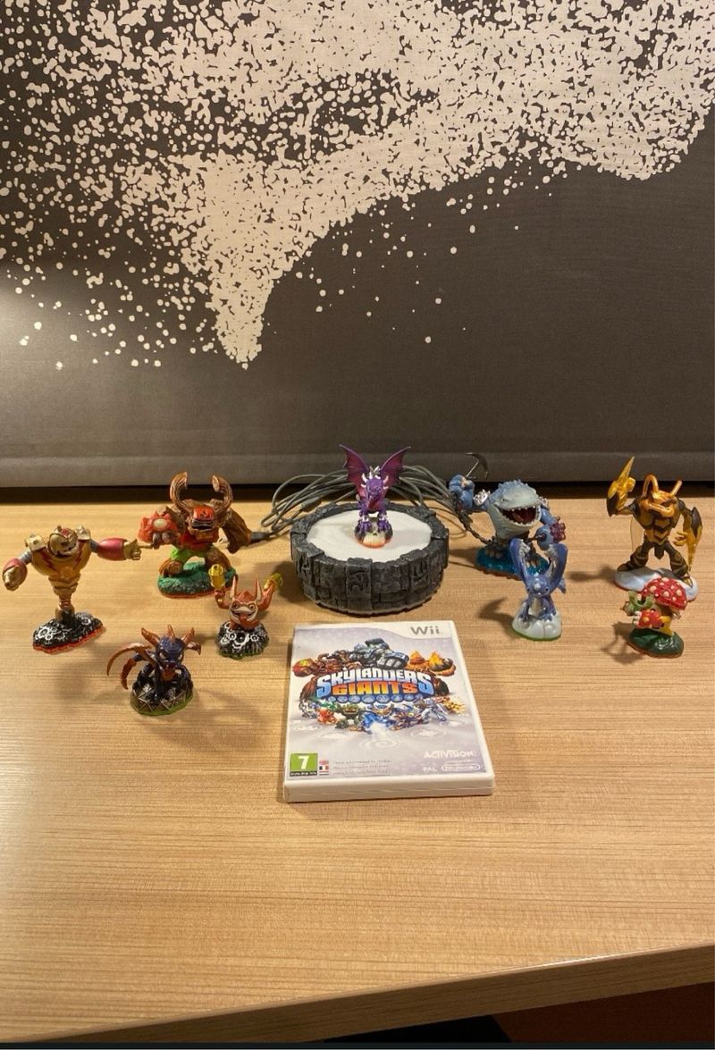 Lote Skylanders Giants Wii (Inglés)