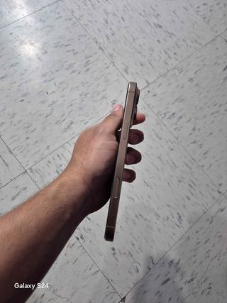 iPhone 16 Pro Max Dorado