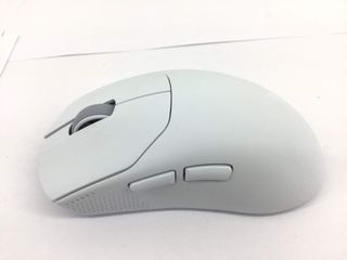 raton corsair sabre v2 pro