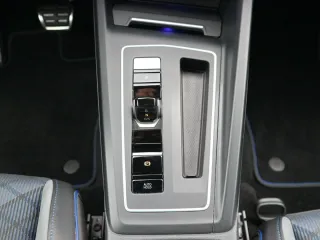 Volkswagen Golf 8R 2022, 320cv 4M