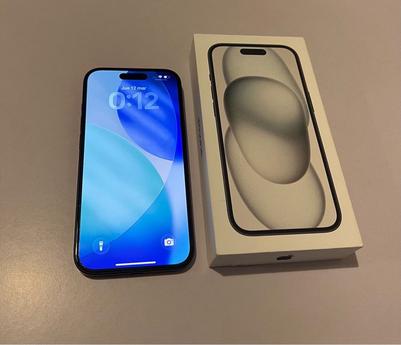 iPhone 15 Negro 128 GB como nuevo.