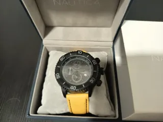 Reloj Nautica Cronógrafo Negro y Amarillo