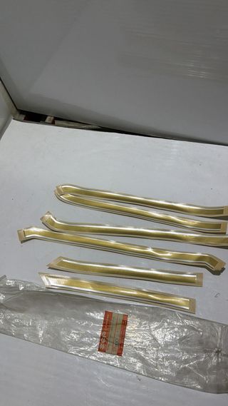 Juego de cintas. Cowlin para Suzuki, GSX-F 1100. Ref. 68180-48B21-9YS