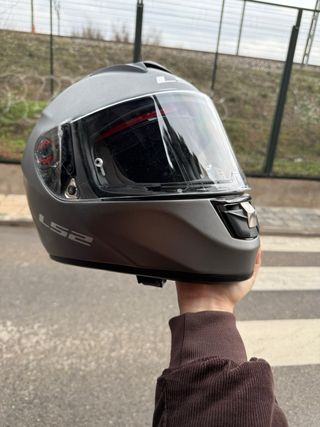 Casco de moto LS2 gris