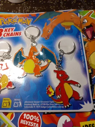 Lote Revistas Pokémon + 3 Llaveros