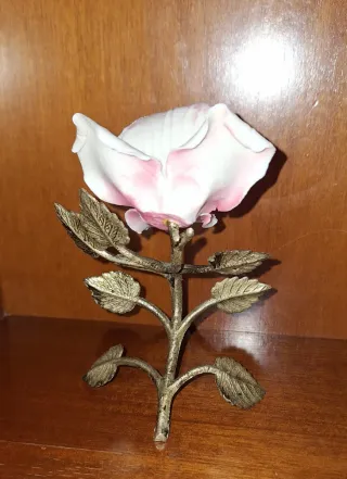 Rosa porcelana Capodimonte antigua