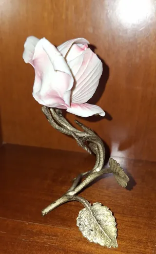 Rosa porcelana Capodimonte antigua