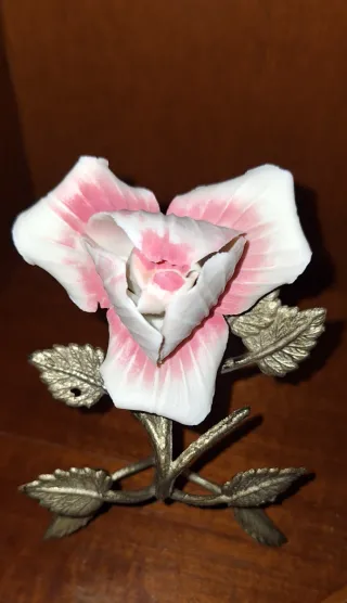 Rosa porcelana Capodimonte antigua