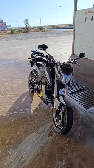 Zontes Z2 125 2023 Negra y Amarilla