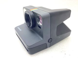 camara instantanea polaroid now+