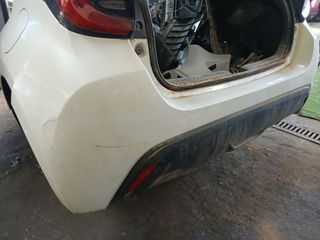 PARAGOLPES TRASERO TOYOTA YARIS (XP21)