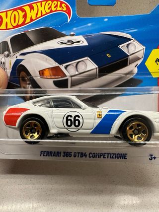 3 Hot Wheels Ferrari en caja