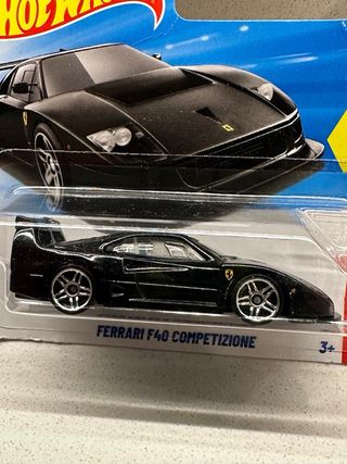 3 Hot Wheels Ferrari en caja