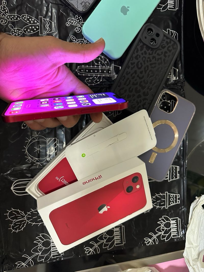 iPhone 13 128GB Rojo afbeelding 2
