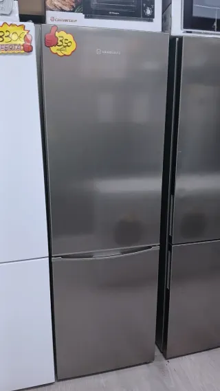 Nevera Daewoo con dispensador de agua