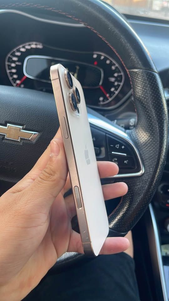 iPhone 16 Pro Max Oro/Plata afbeelding 3