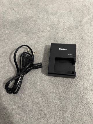 Cámara Canon EOS 2000D Negra