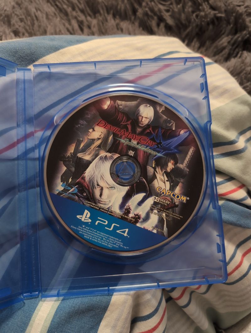 Devil May Cry 4 Special Edition PS4 (Sin carátula)