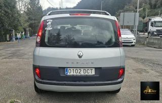 RENAULT Espace 2.2 16V dCi Privilège