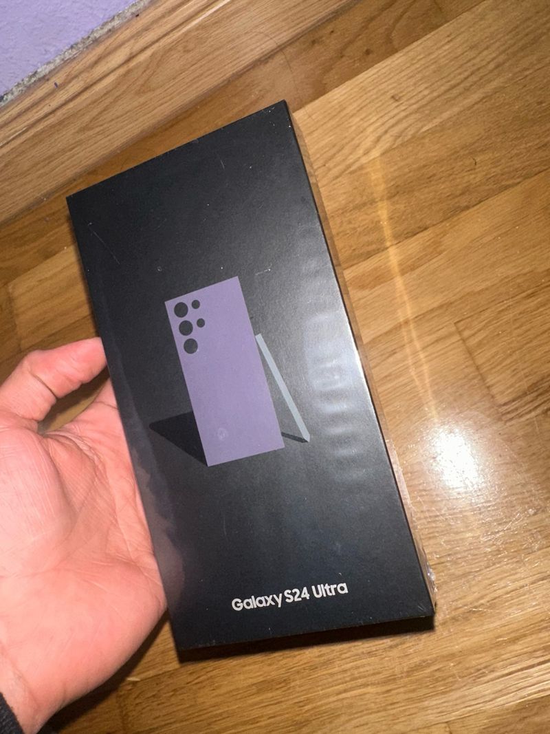 Samsung Galaxy S24 Ultra Caja Morada