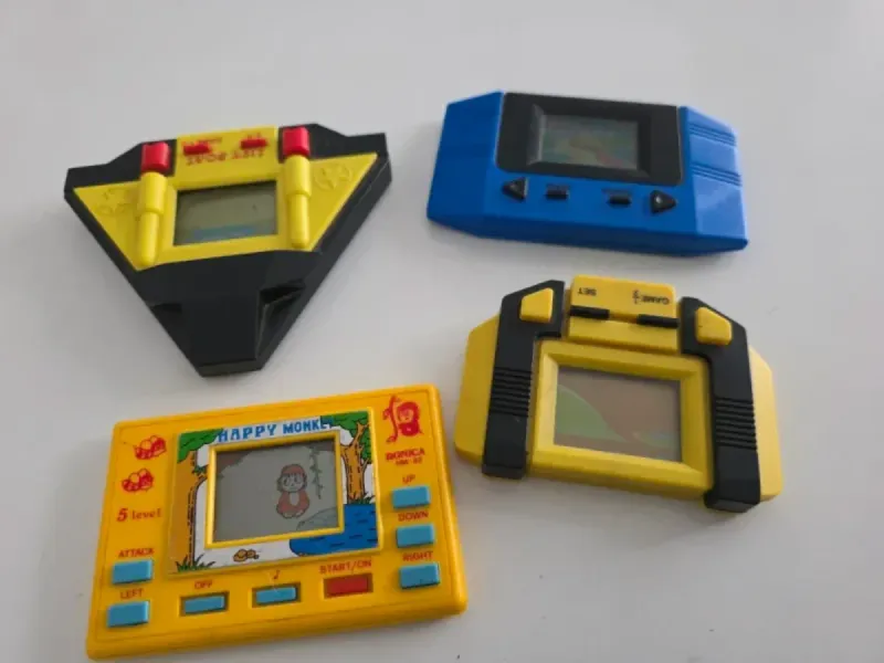 Lote 4 juegos LCD Vintage Ronica HM-82