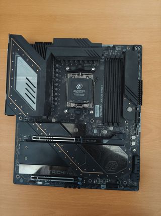 Placa Base ASRock X870E Taichi con garantia 2 años