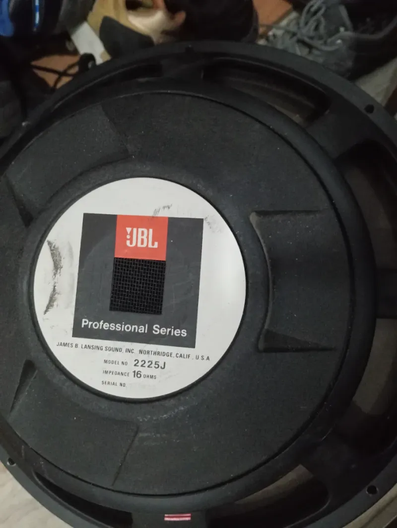 Altavoz JBL 15 pulgadas Profesional afbeelding 2