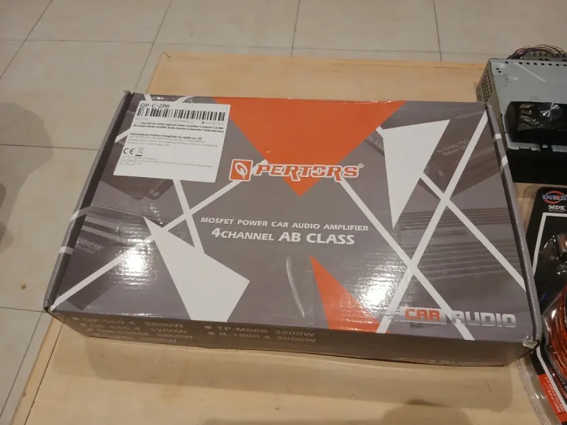Amplificador de 8800w de 4 Canales