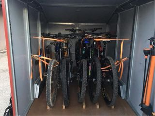 Remolque ligero cerrado