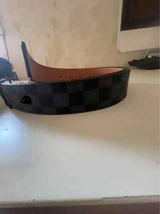 Cintura a quadri nera con sacchetto ufficiale