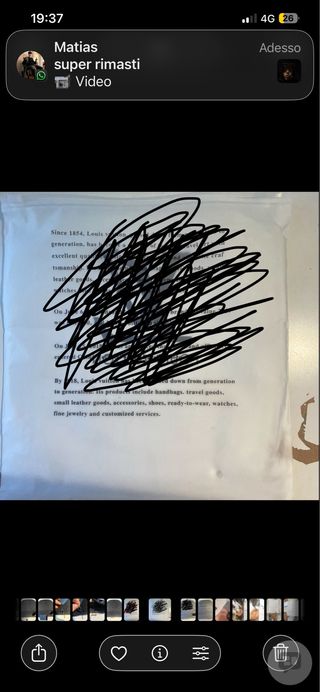 Cintura a quadri nera con sacchetto ufficiale