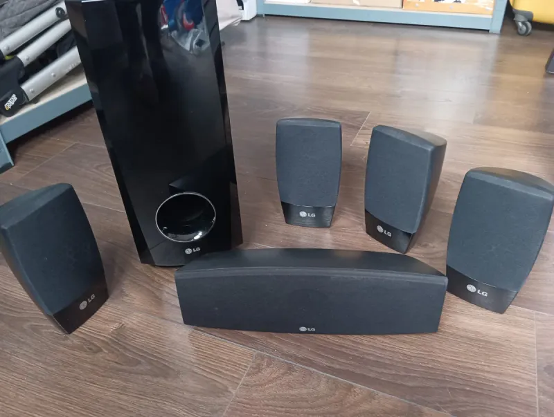 Conjunto Altavoces LG Negro