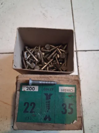 Tornillos de Hierro DIN 7