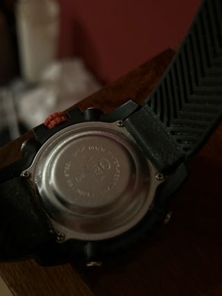 Reloj Deportivo Marea Negro y Rojo