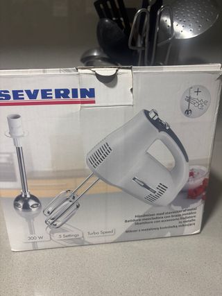 Batidora de mano blanca