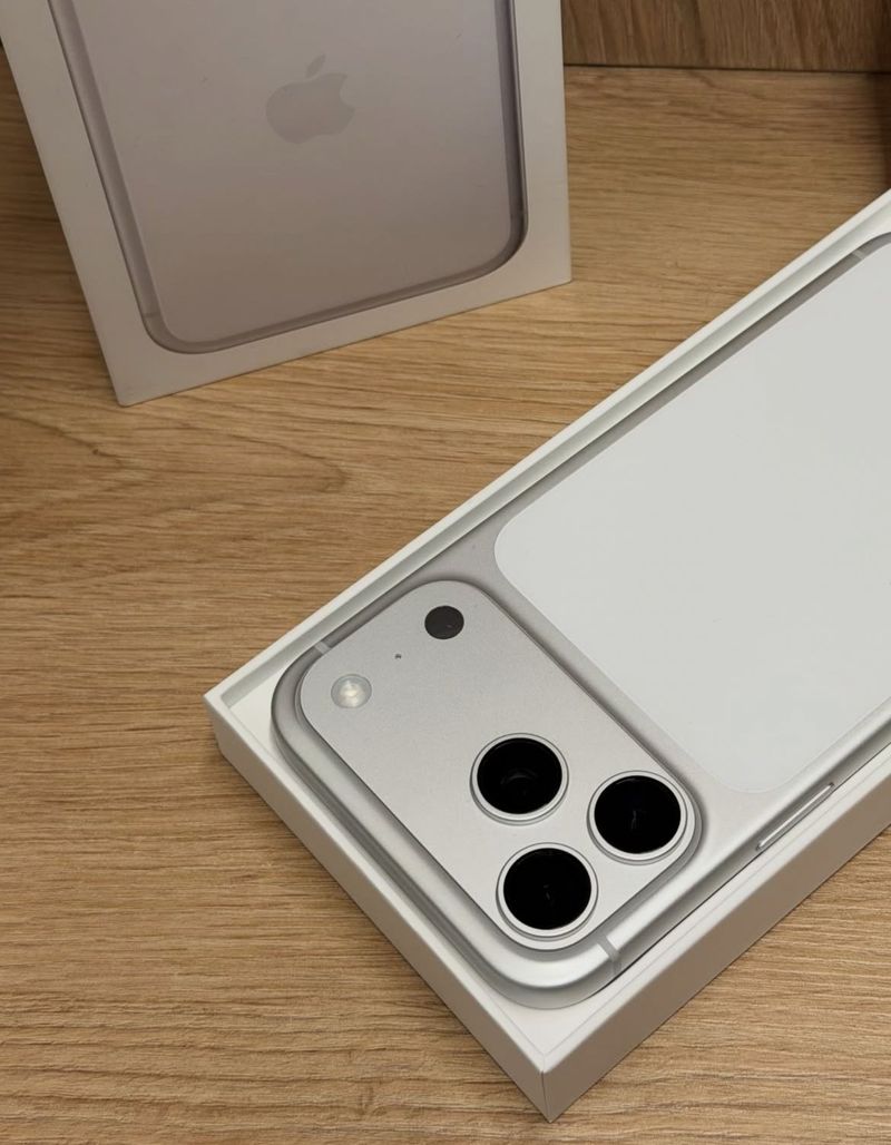 iPhone 17 Pro Max Plata afbeelding 2