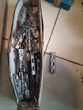 Bisagras metálicas para puertas