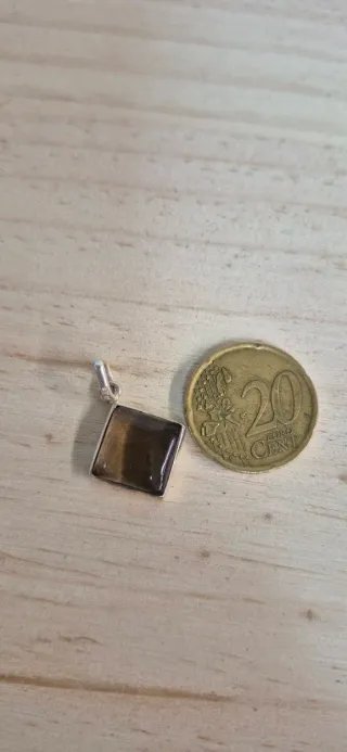 Colgante de plata con cuarzo ahumado.
