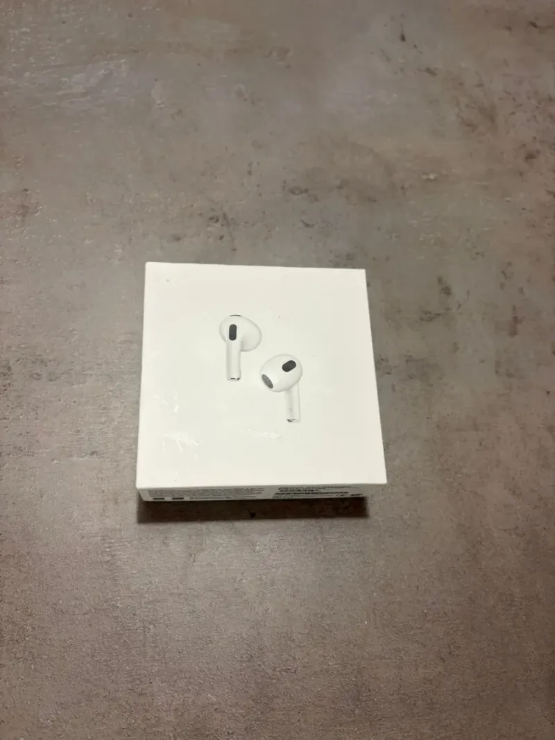 Airpods 3ª Gen con marcas de uso afbeelding 2