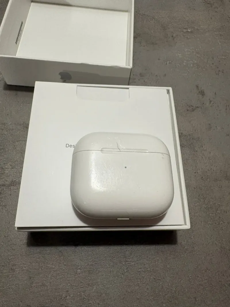 Airpods 3ª Gen con marcas de uso afbeelding 4