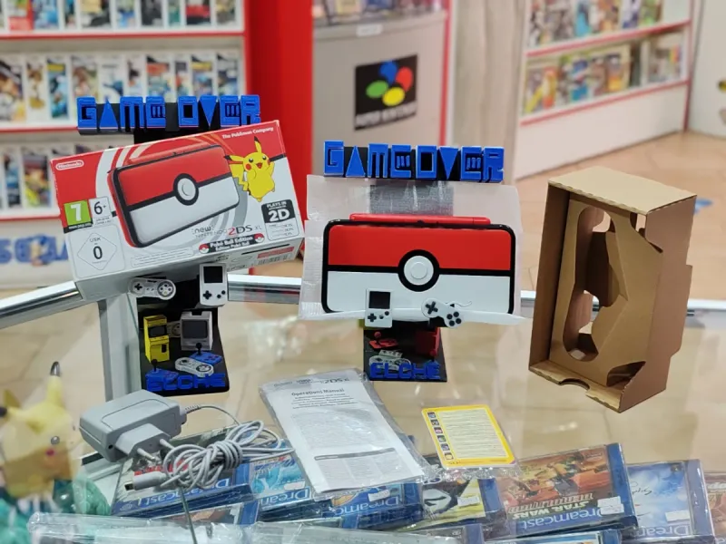 New Nintendo 2DS XL Poké Ball Edition