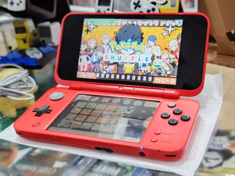 New Nintendo 2DS XL Poké Ball Edition afbeelding 3