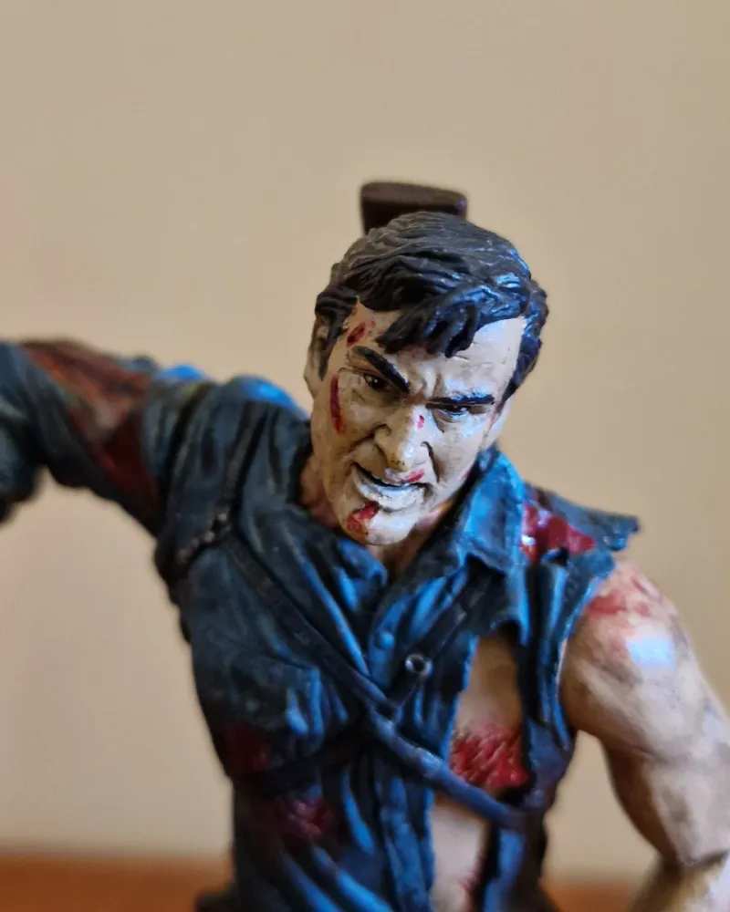 Figura Ash Evil Dead con motosierra de Evil Dead afbeelding 2