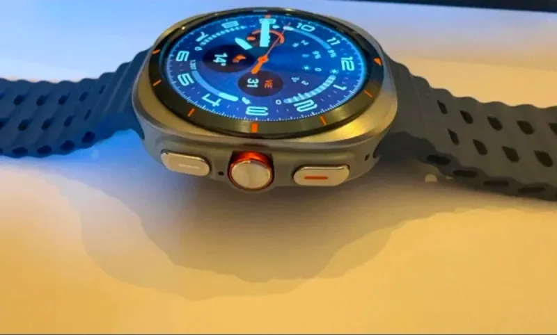 Samsung Galaxy Watch Ultra 2025 Oro/Azul afbeelding 2