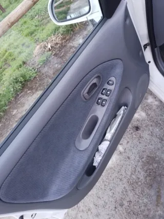 Hyundai Elantra 1998