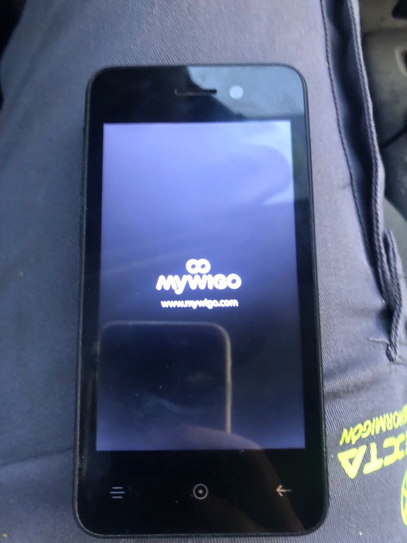 Teléfono Móvil Mywigo Negro