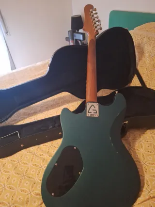 Guild Surfliner Deluxe Guitarra Eléctrica