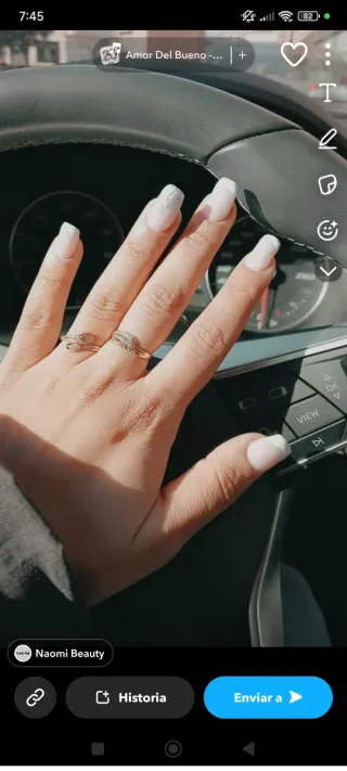 Uñas acrílicas y semipermanente