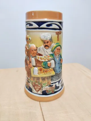 Boccale in ceramica decorato